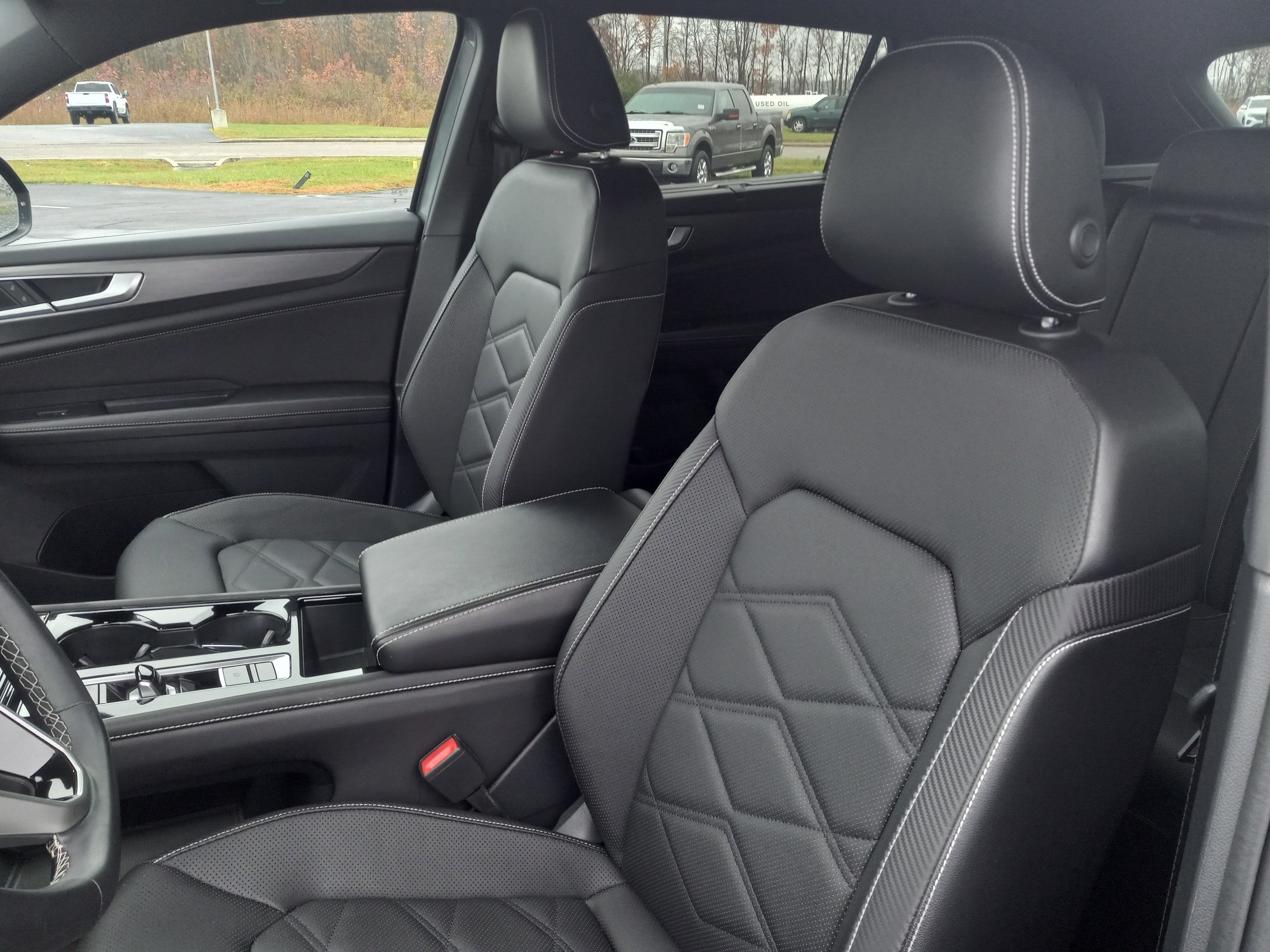 2025 Volkswagen Atlas Cross Sport 2.0T SE w/Technology