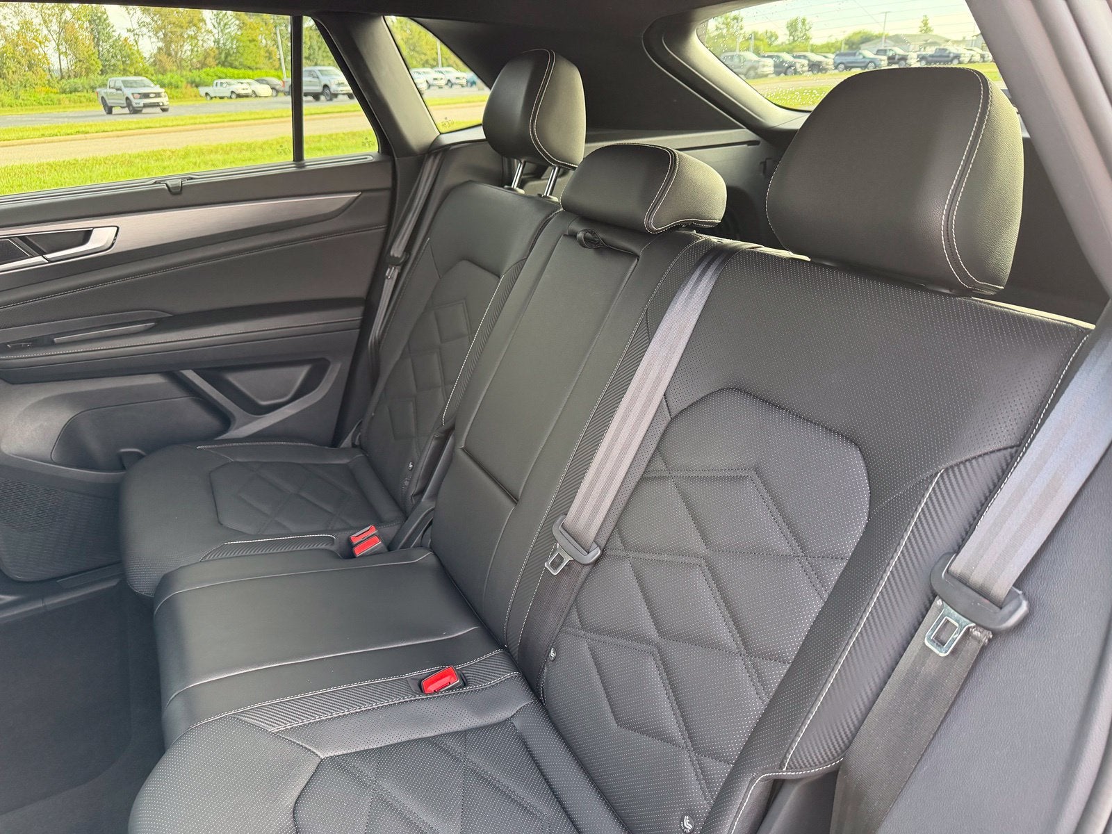 2025 Volkswagen Atlas Cross Sport 2.0T SE w/Technology
