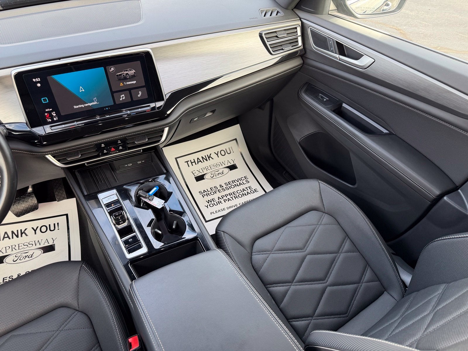 2025 Volkswagen Atlas Cross Sport 2.0T SE w/Technology