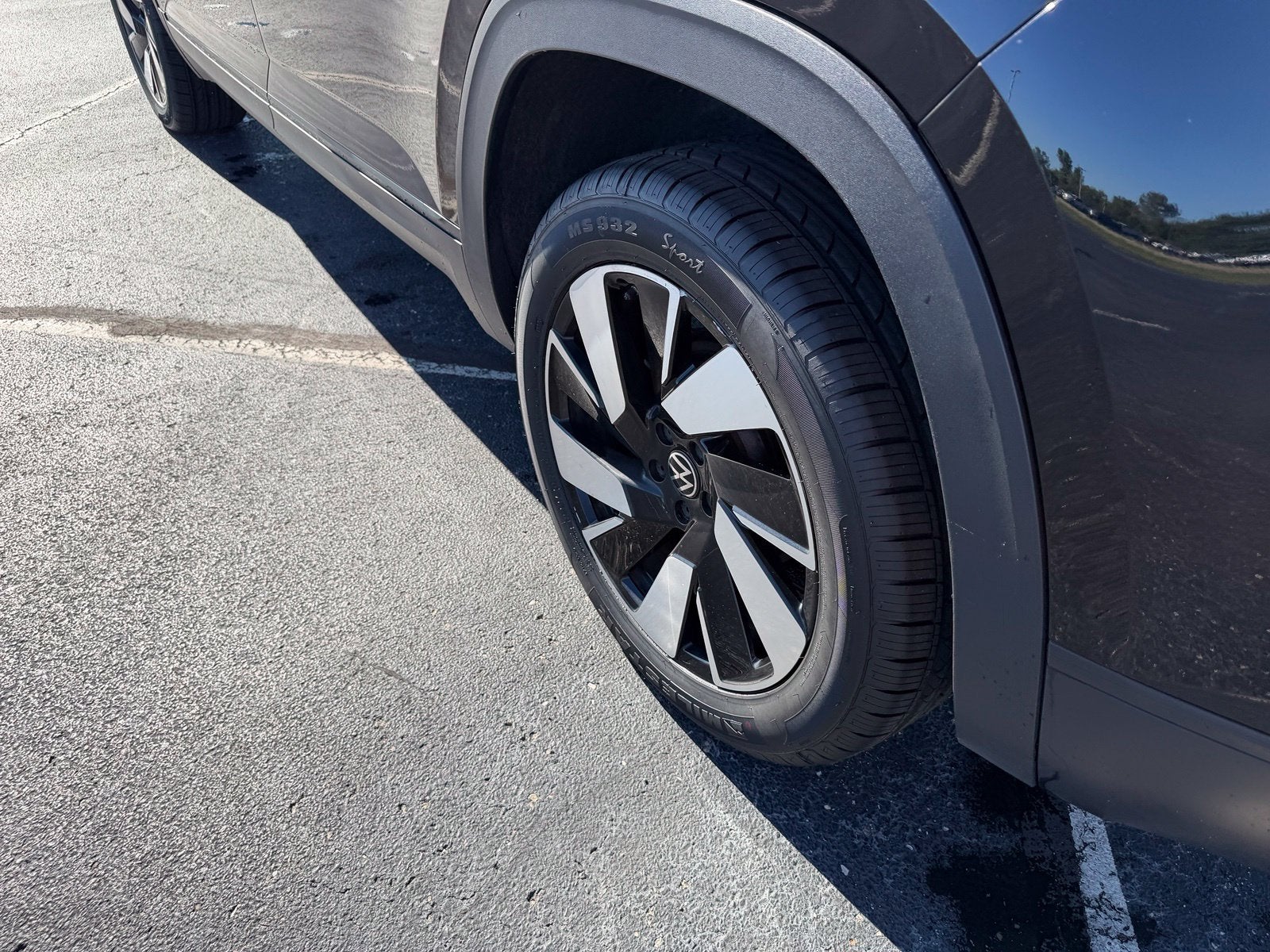 2025 Volkswagen Atlas Cross Sport 2.0T SE w/Technology