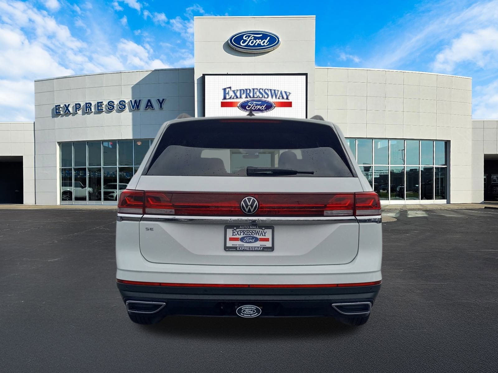 2025 Volkswagen Atlas 2.0T SE w/Technology