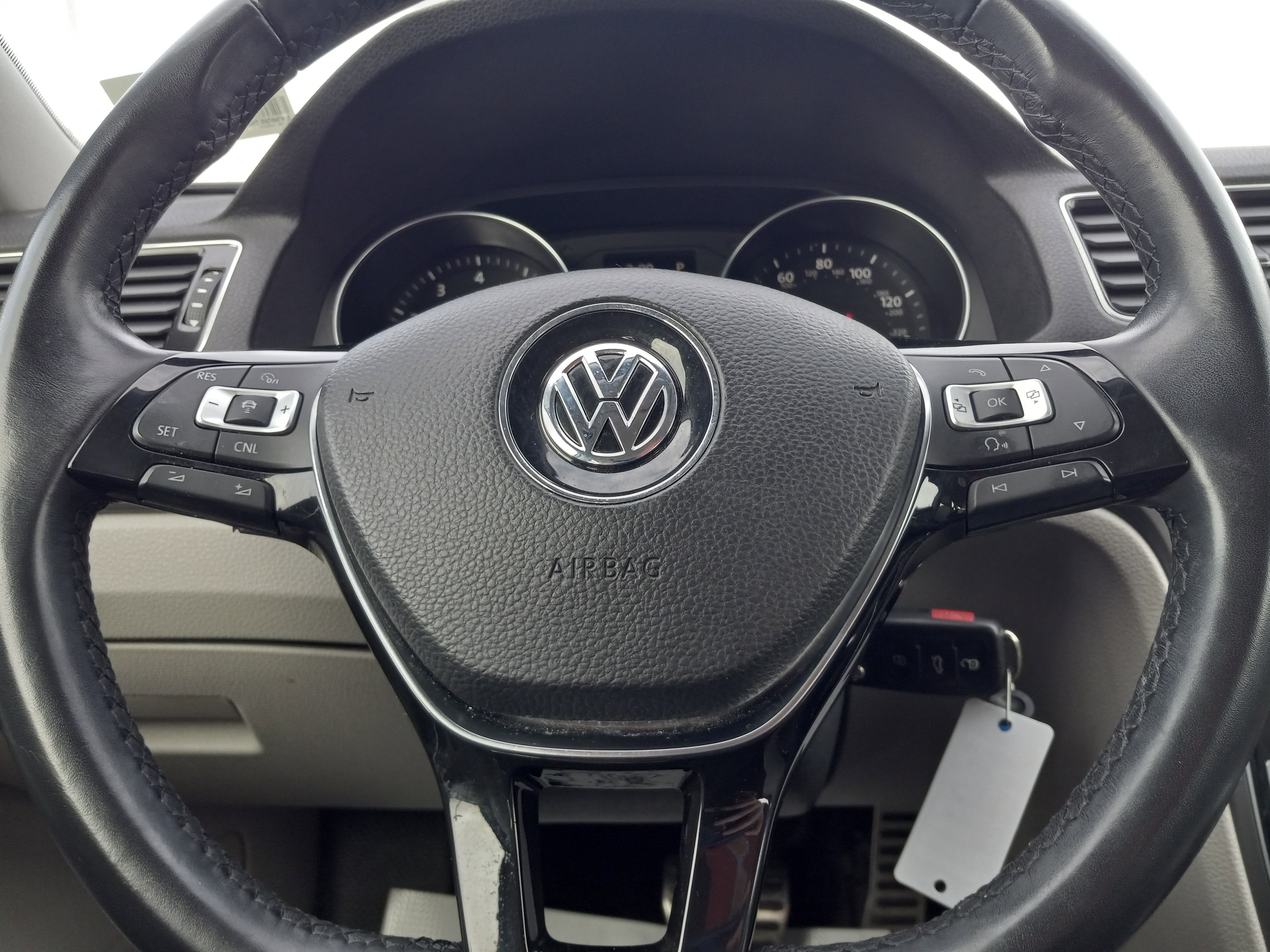 2018 Volkswagen Passat 2.0T R-Line