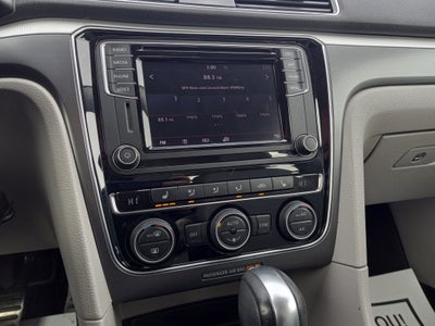 2018 Volkswagen Passat 2.0T R-Line