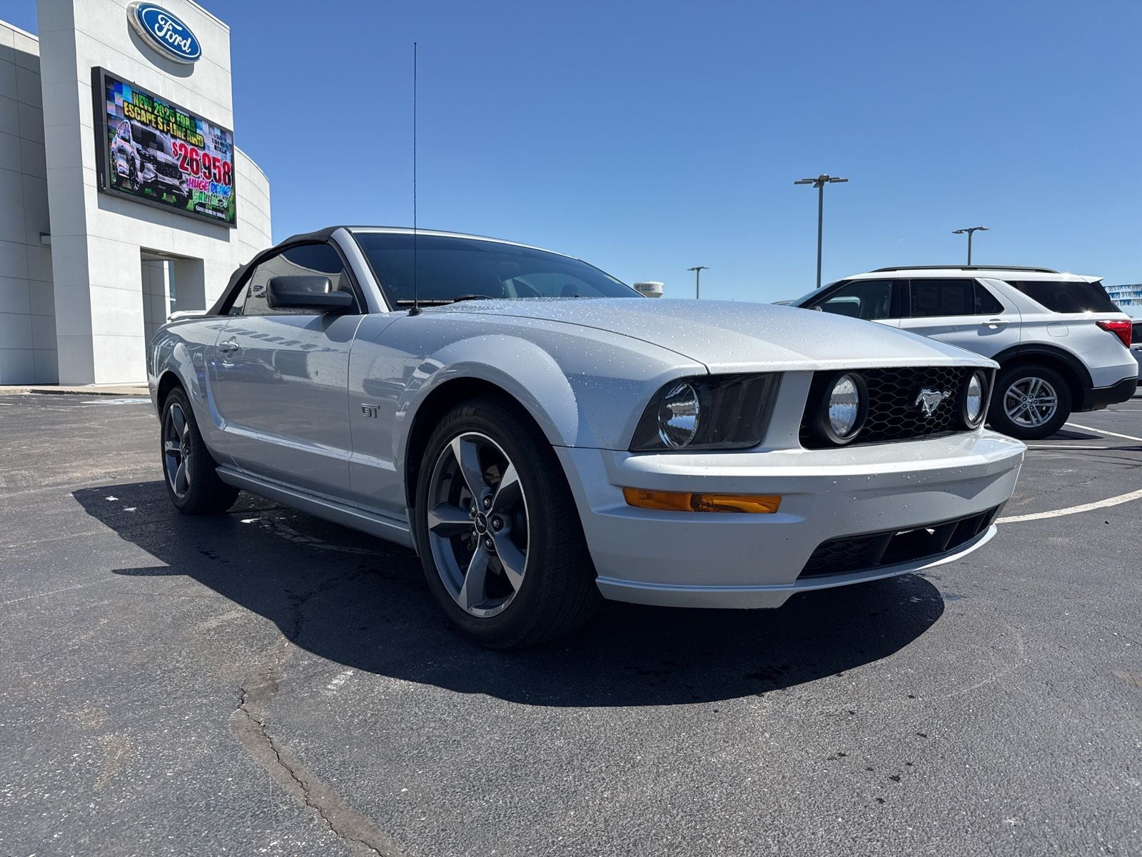 2005 Ford Mustang GT Deluxe