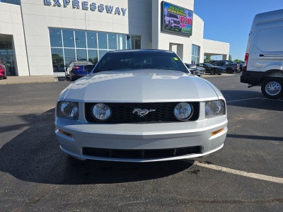 2005 Ford Mustang GT Deluxe