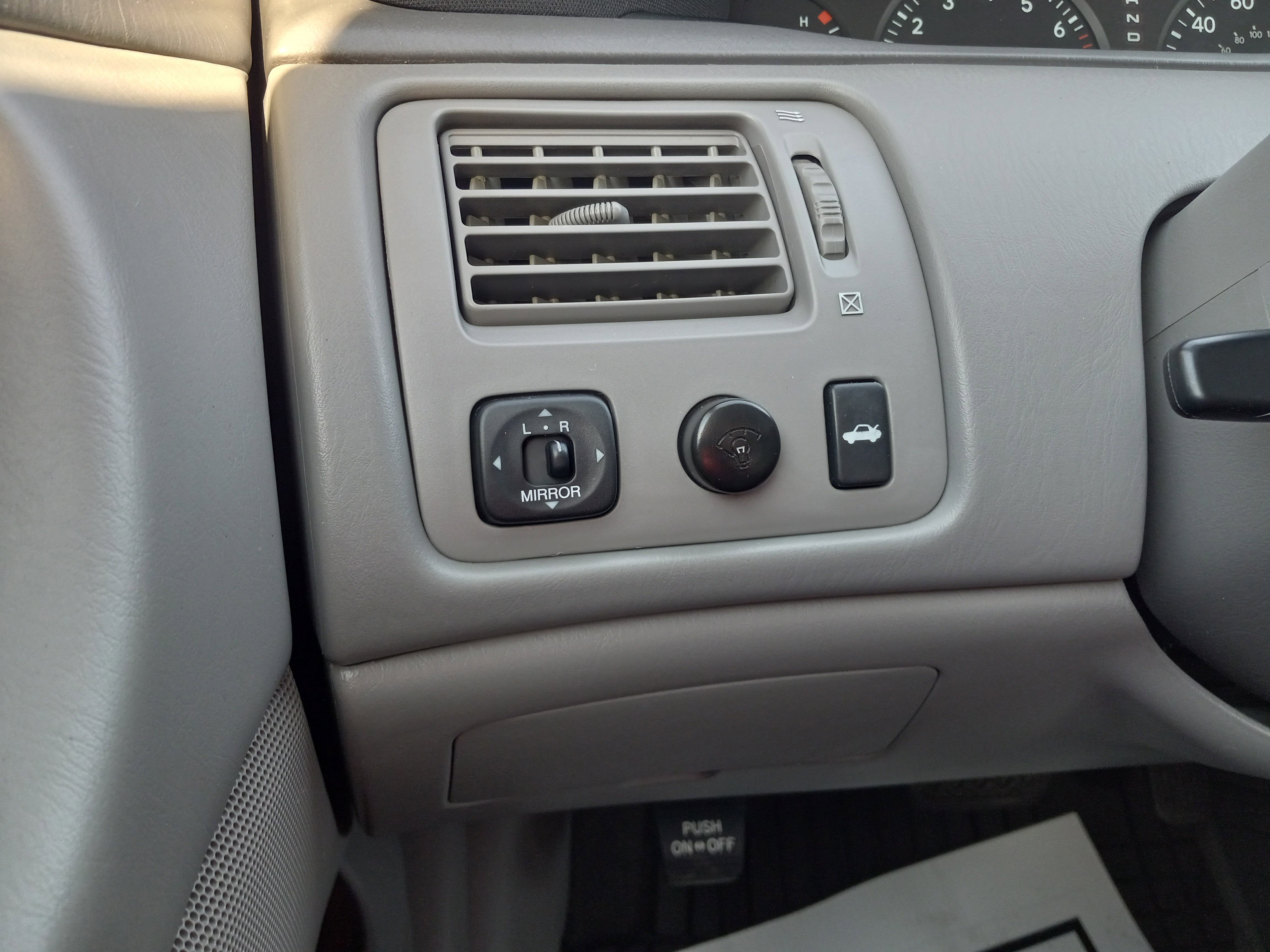 2004 Toyota Avalon XLS