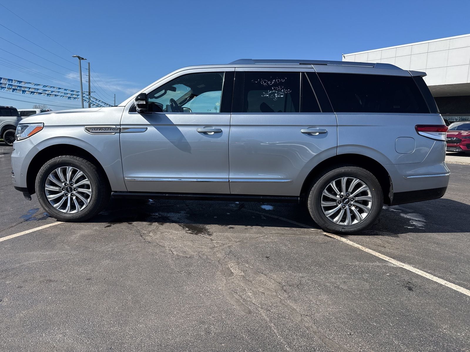 2023 Lincoln Navigator Standard