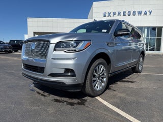 2023 Lincoln Navigator Standard