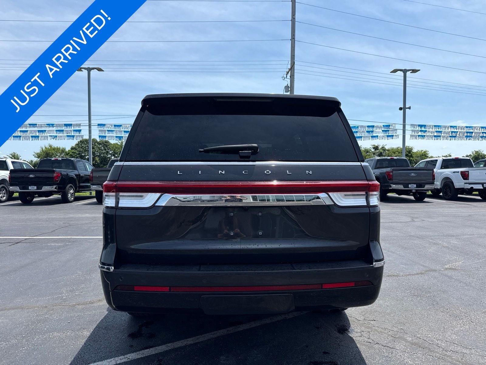 2023 Lincoln Navigator Standard