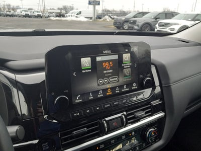 2025 Nissan Pathfinder SL