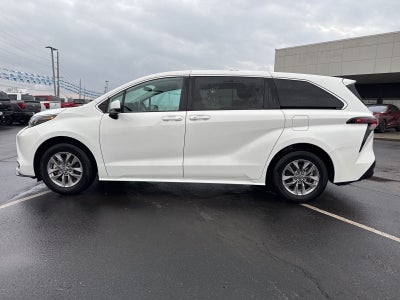 2025 Toyota Sienna LE