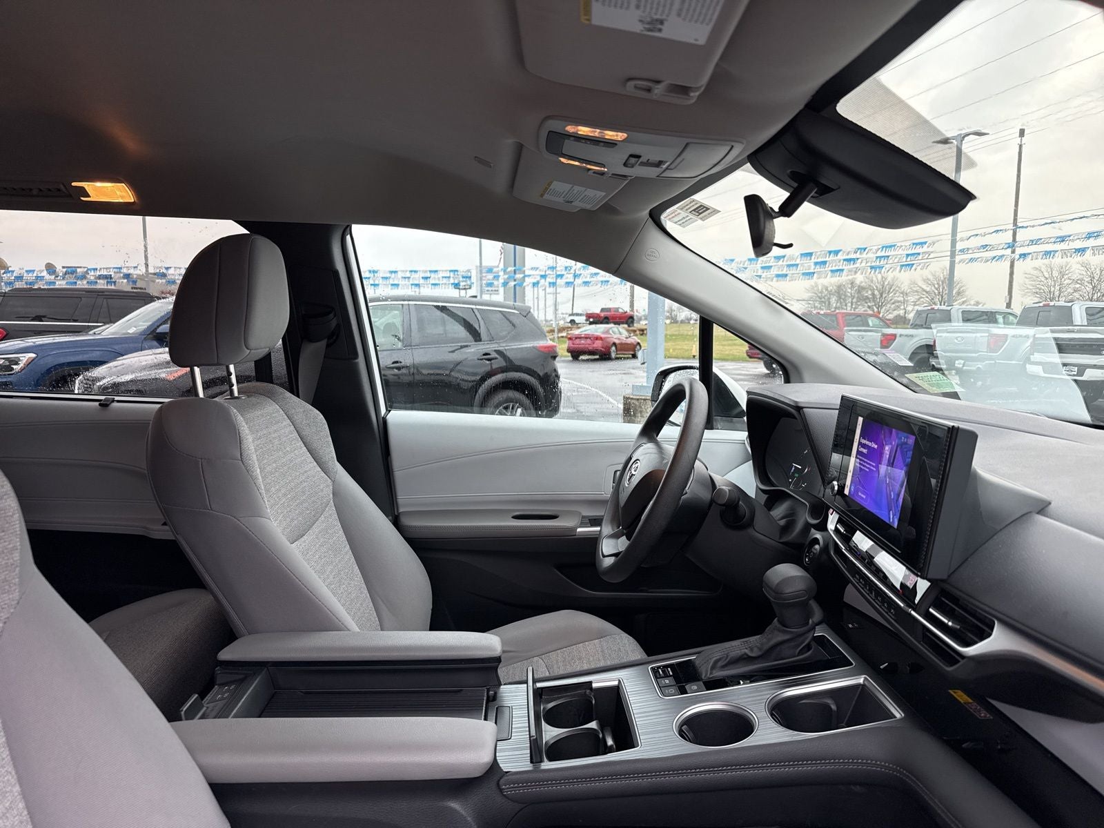 2025 Toyota Sienna LE