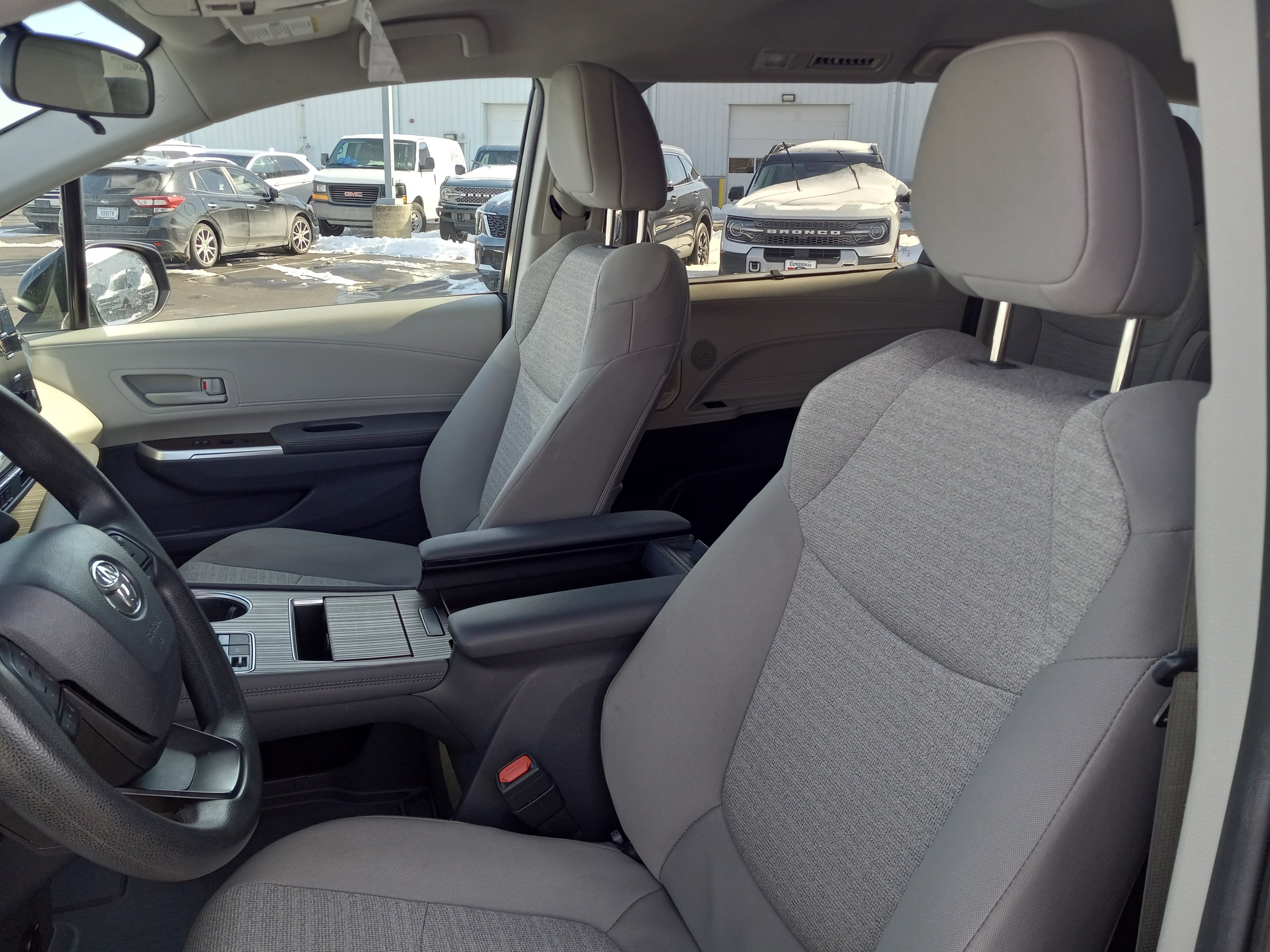 2024 Toyota Sienna LE