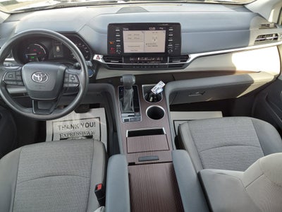 2024 Toyota Sienna LE