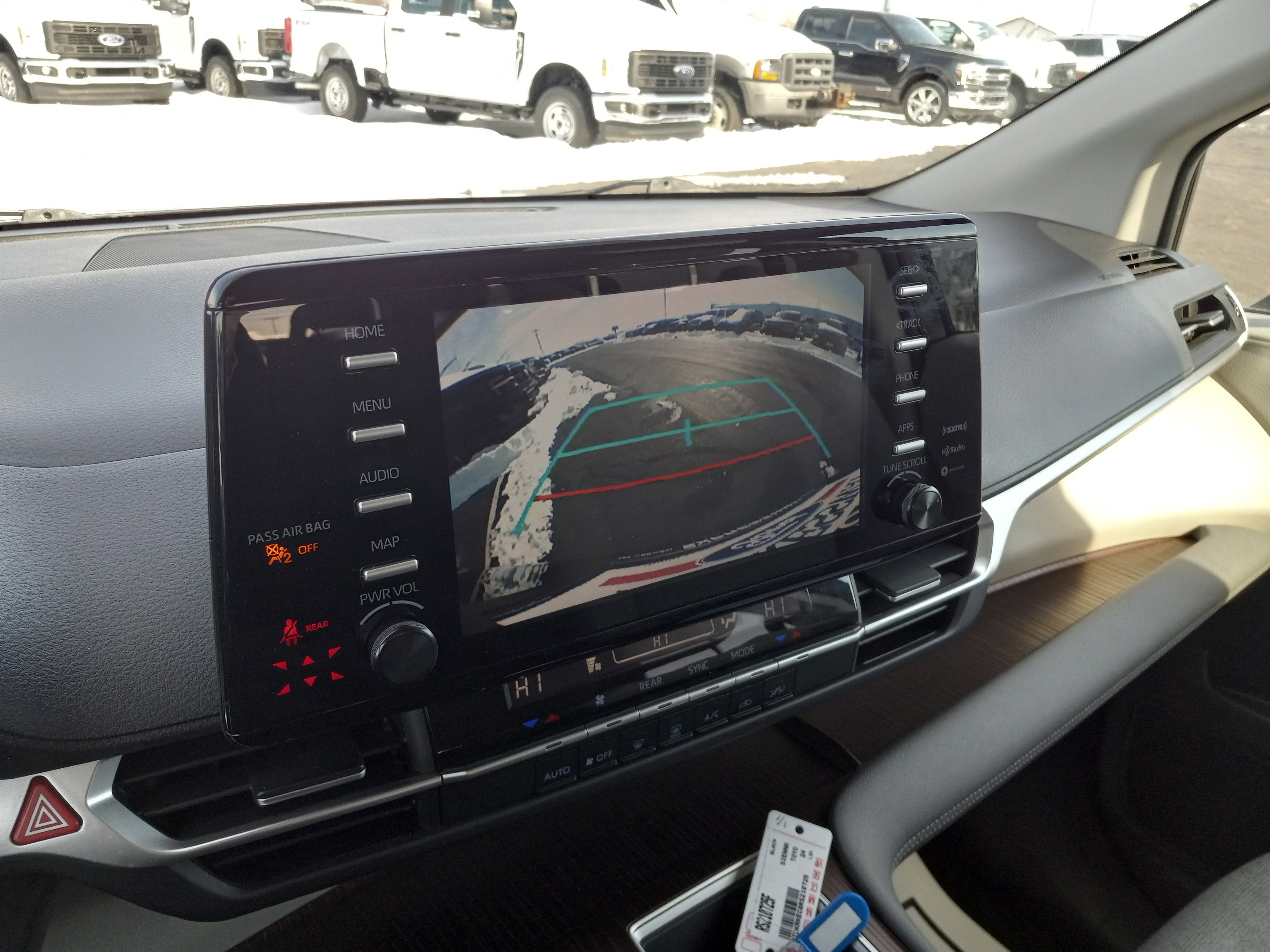 2024 Toyota Sienna LE