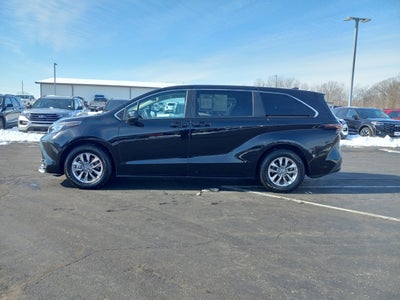 2024 Toyota Sienna LE