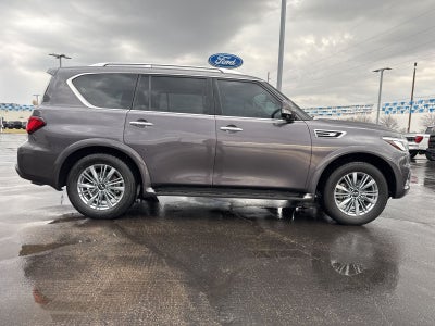 2023 INFINITI QX80 LUXE