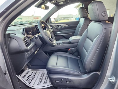 2025 Chevrolet Traverse AWD LT