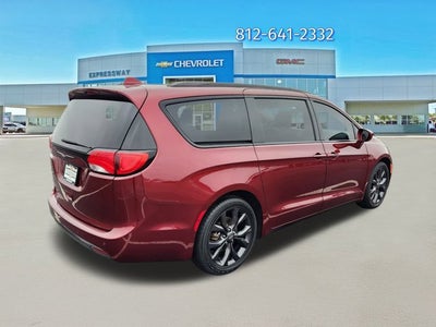 2019 Chrysler Pacifica Touring Plus