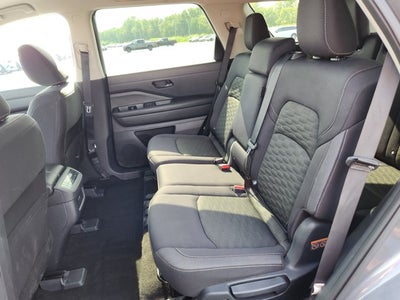 2024 Nissan Pathfinder SV
