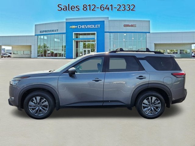 2024 Nissan Pathfinder SV